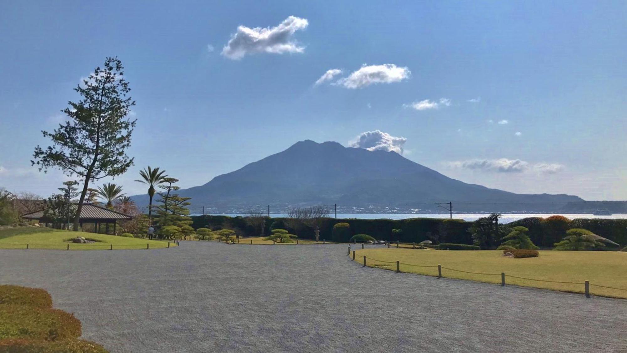 Toyoko Inn Kagoshima Chuo Eki Nishi Guchi Exterior foto